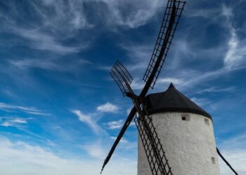 Switching to Solar: A Comprehensive Guide to Embracing Renewable Energy