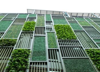 Sustainable Success: Navigating the Future of Green Buildings in Modern Architecture