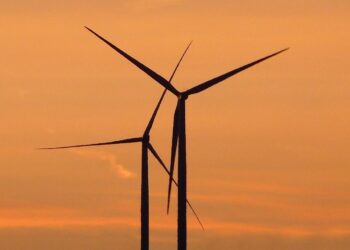 Green Power Pros and Cons: Navigating the Benefits and Drawbacks of Renewable Energy