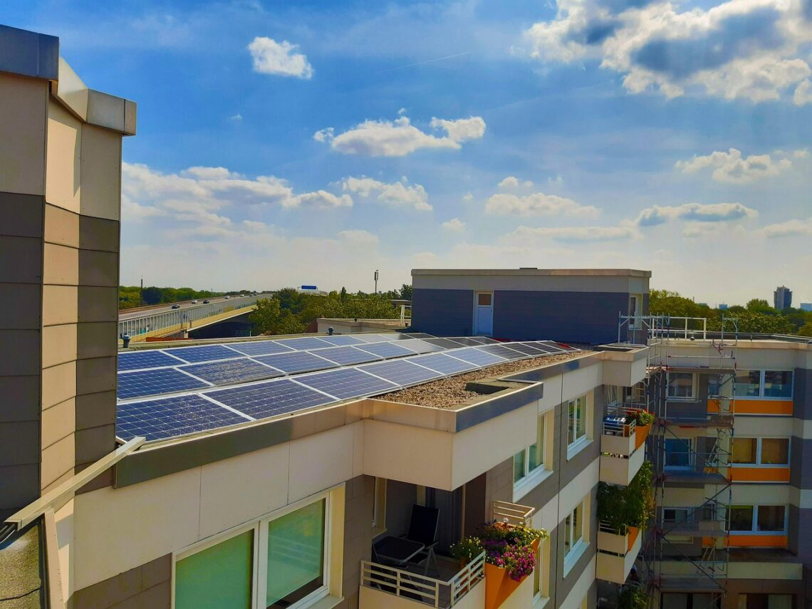Exploring Clean Energy: Understanding the Benefits and Drawbacks of Renewable Energy