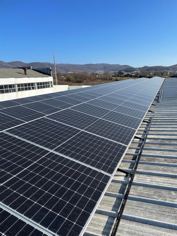 Hands-On Education: Exploring the Power of Renewable Energy Projects for Students