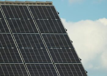Step-by-Step: How to Switch to Solar Power and Save Money