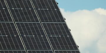 Step-by-Step: How to Switch to Solar Power and Save Money